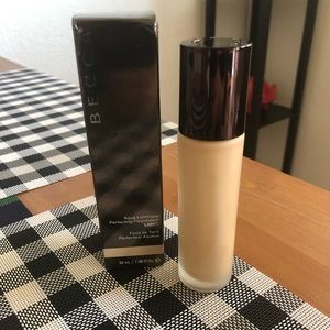 BECCA Acqua Luminous Perfecting Foundation